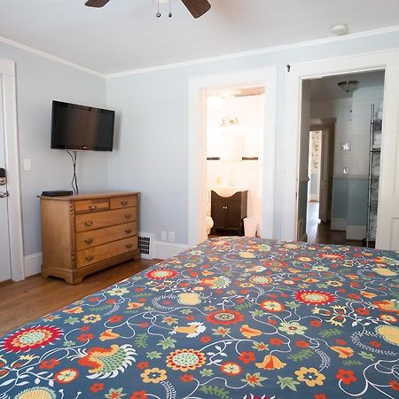 Swamp Rabbit Inn Травелерс Рест Экстерьер фото