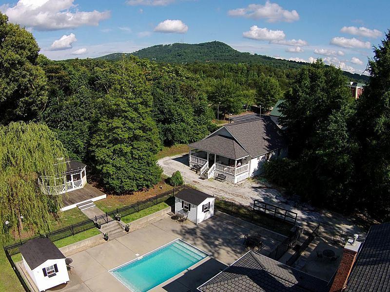 Swamp Rabbit Inn Травелерс Рест Экстерьер фото