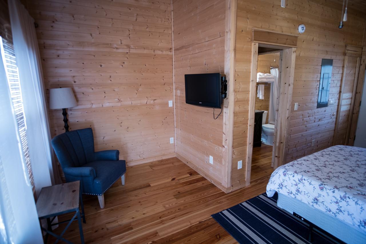 Swamp Rabbit Inn Травелерс Рест Экстерьер фото
